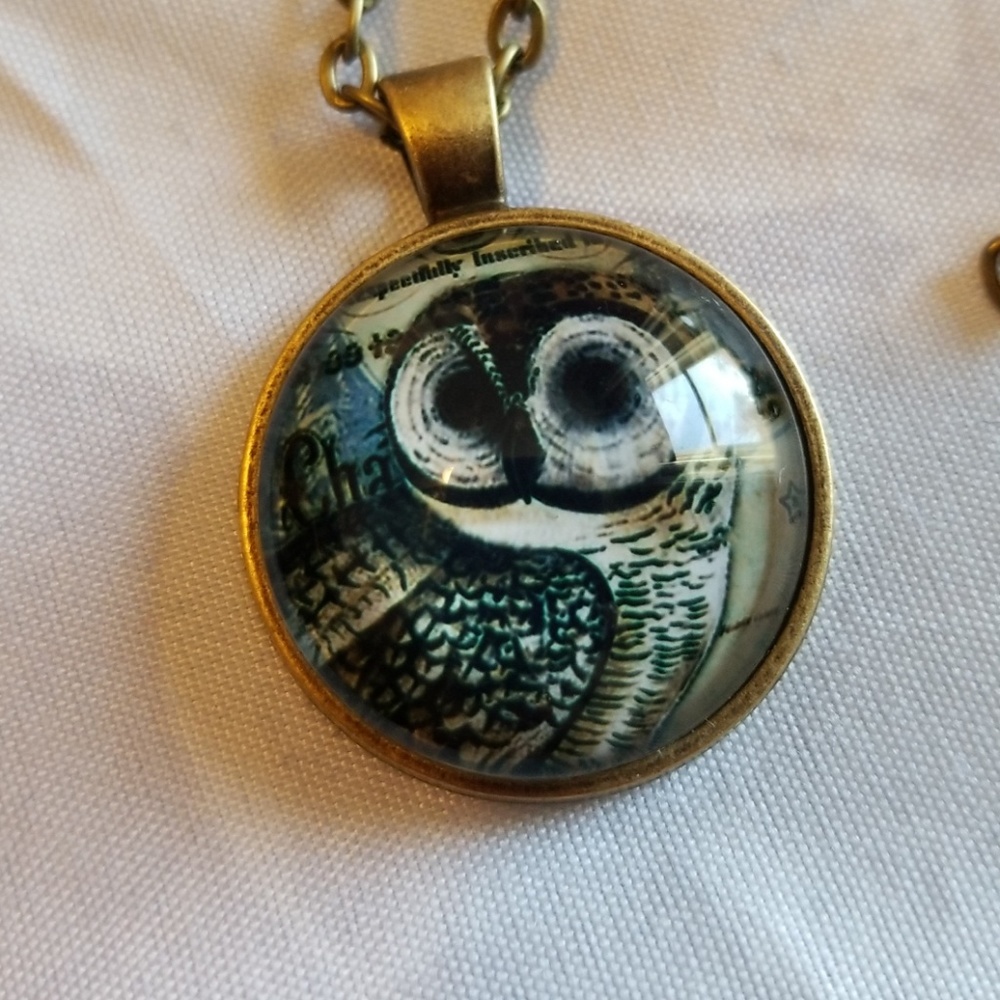 Antique bronze owl necklace - Picture 3 of 4